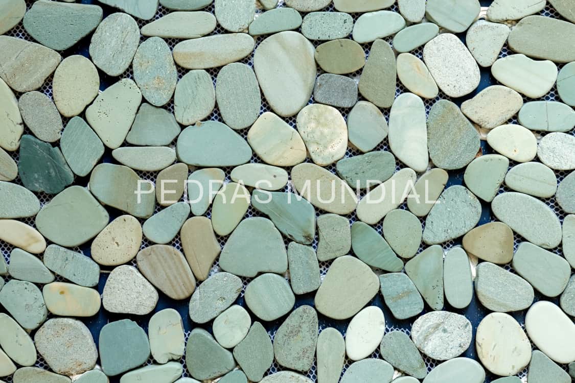 SEIXO TELADO 7 Detalhe do seixo telado como revestimento de pedra natural