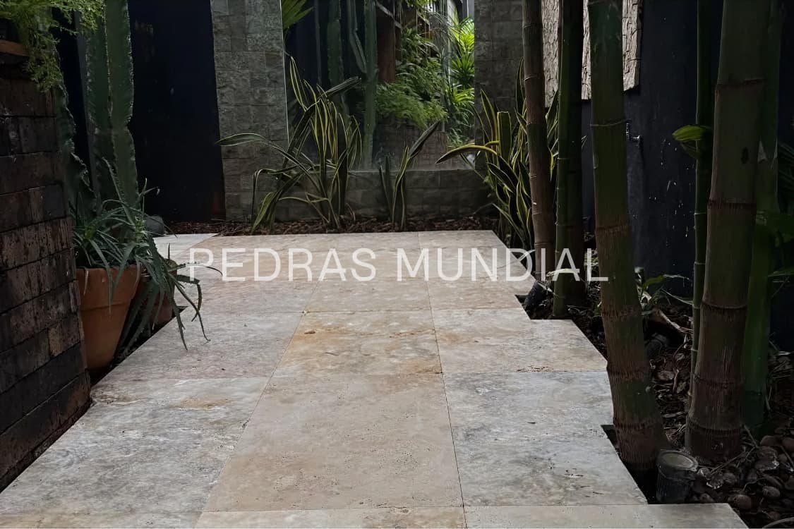 TRAVERTINO MIX 40X60 4 Travertino mix aplicado em piso externo