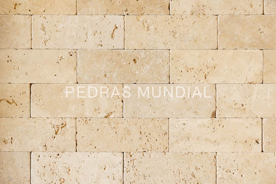 TIJOLO TRAVERTINO TUMBLED 8 Detalhe da textura do tijolo travertino tumbled para revestimento